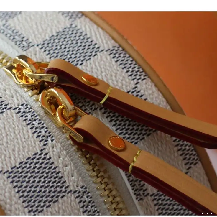 Fashionrepsfam ru 207B570013 LV Bags 0819